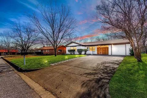 8805 Kate St, White Settlement, TX 76108
