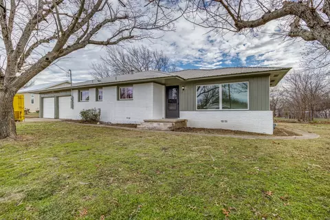 916 N Main St, Muenster, TX 76252