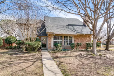 838 Holly Oak Dr, Lewisville, TX 75067