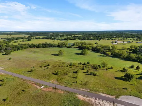 256 Rolling Hills Blvd, Alvord, TX 76225