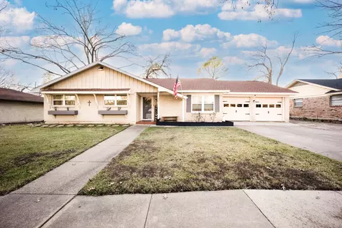 1205 Red Oak St, Ennis, TX 75119