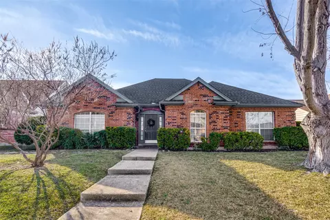 2114 Clearwater Trl, Carrollton, TX 75010