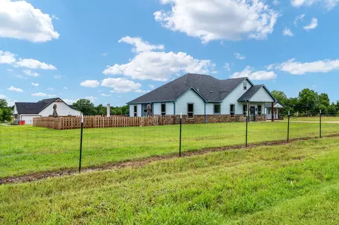 Exterior - 4822 County Road 1037, Celeste, TX 75423 photo 2 of 13