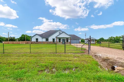 Exterior - 4822 County Road 1037, Celeste, TX 75423 photo 4 of 13