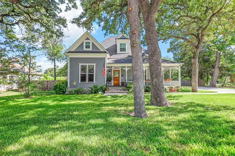 207 E Josephine St, Weatherford, TX 76086