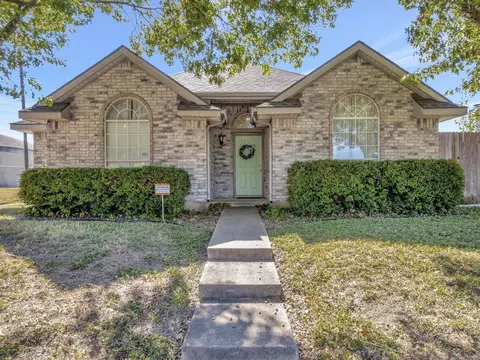 1818 Straus Rd, Cedar Hill, TX 75104