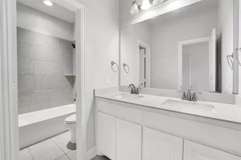 Bath - 729 Steppe Dr, Murphy, TX 75094 photo 3 of 4