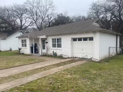 608 Schieme St, River Oaks, TX 76114