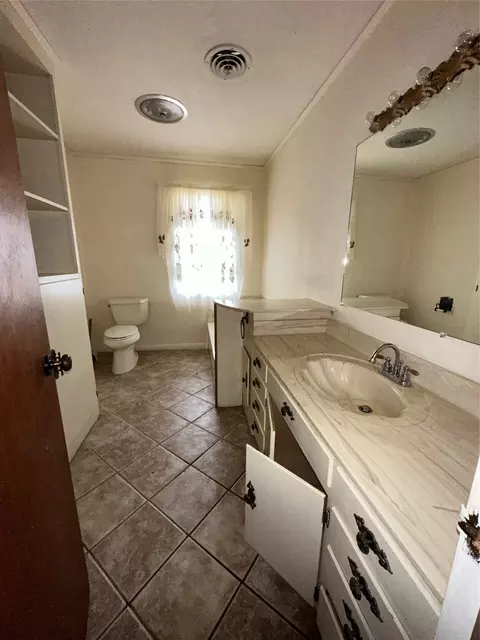 Bath - 7650 Hwy 67, Comanche, TX 76442 photo 1 of 3