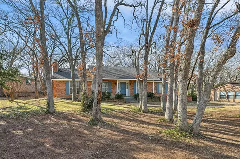 6104 Saddle Ridge Ct, Arlington, TX 76016
