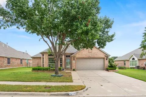 6209 Pine Hills Ln, Denton, TX 76210