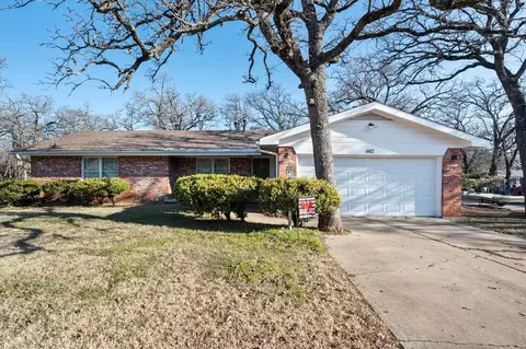 602 Woodlawn Dr, Keene, TX 76059