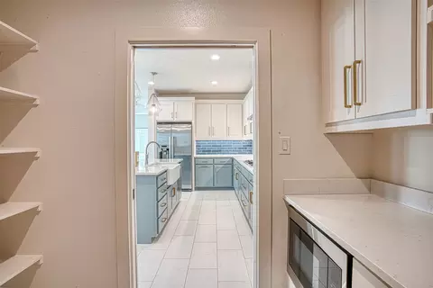 837 Meadow Bend Loop W, Grapevine, TX 76051 photo 8