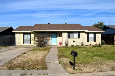 2506 Bliss St, Greenville, TX 75402