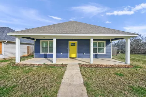 2927 W Elm St, Denison, TX 75020