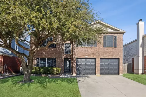 217 Amber Ridge Dr, Arlington, TX 76002
