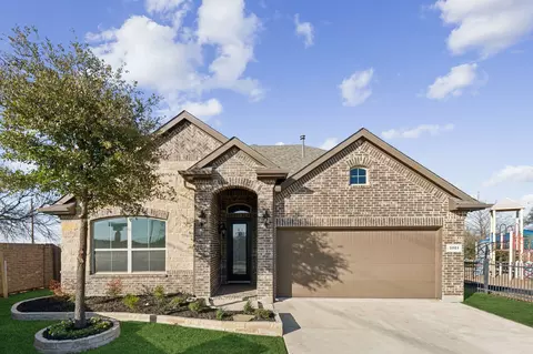 3001 Hidden Valley Dr, Fort Worth, TX 76177