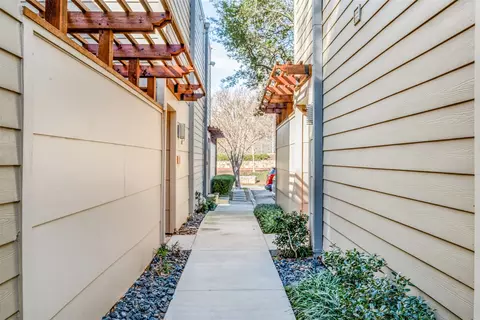 3929 Buena Vista St #E, Dallas, TX 75204