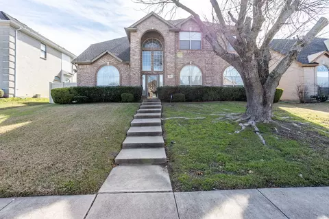 704 Longleaf Dr, Desoto, TX 75115