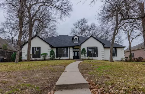 1125 NW Renfro St, Burleson, TX 76028
