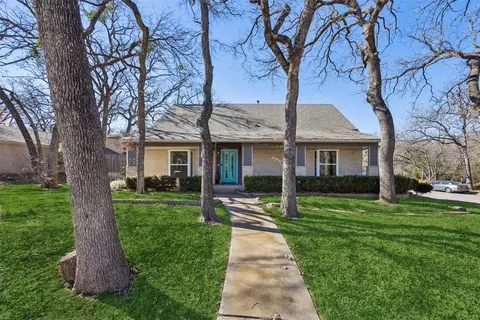 906 N Bowen Rd, Arlington, TX 76012