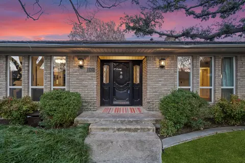 10420 Mosscrest Dr, Dallas, TX 75238