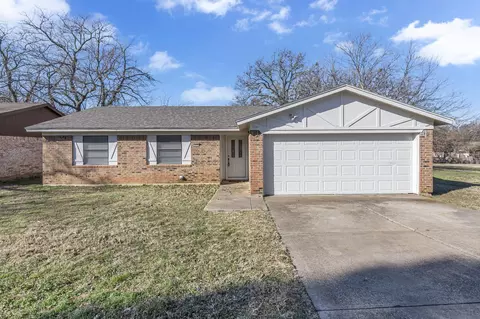 457 Michael Blvd, Hurst, TX 76053