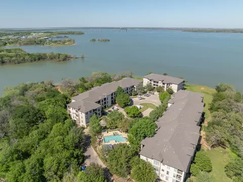 500 Waters Edge Dr #222, Lake Dallas, TX 75065
