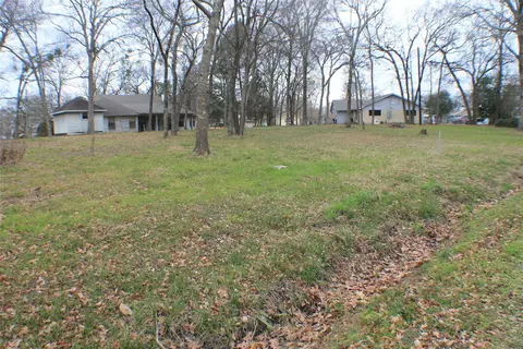 145 Enchanted Dr, Enchanted Oaks, TX 75156