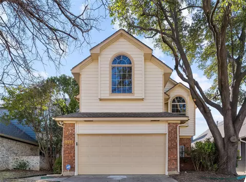 1215 Lone Wolf Trl, Carrollton, TX 75007
