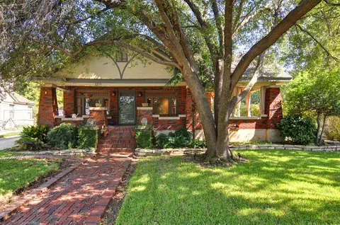 3213 Stadium Dr, Fort Worth, TX 76109