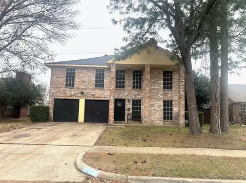 2829 Garden Grove Rd, Grand Prairie, TX 75052