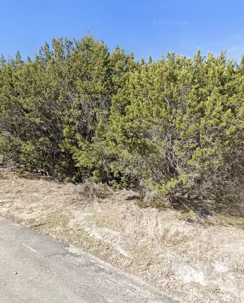 820 Arrowhead Ct, Granbury, TX 76048