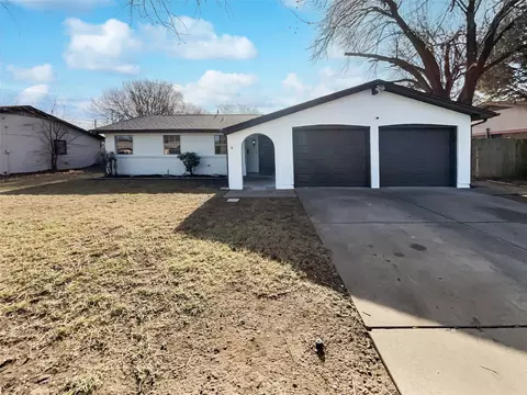 613 Judith St, Burleson, TX 76028