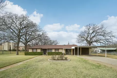 406 Sandy Ln, Fort Worth, TX 76120