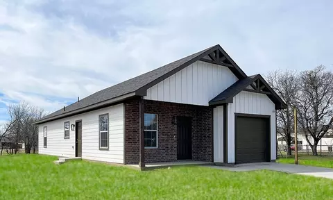 409 SW 15th St, Mineral Wells, TX 76067