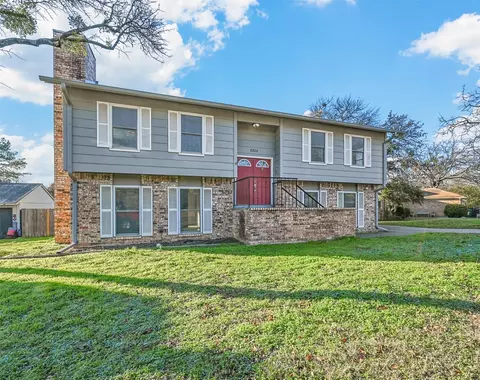 6300 Barcelona Dr, Arlington, TX 76016