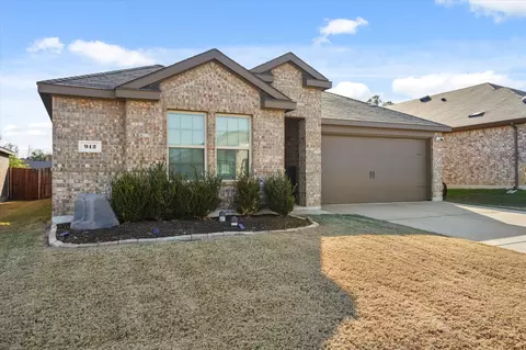 912 Euston St, Denton, TX 76209