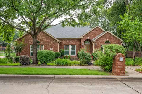 3604 Leeds Ct, Corinth, TX 76210