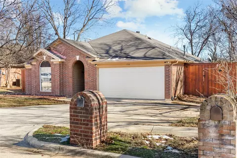734 Winding Oak Bnd, Lake Dallas, TX 75065