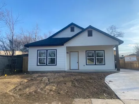 1128 E Annie St, Fort Worth, TX 76104