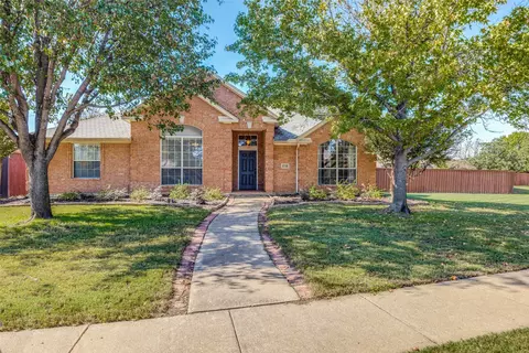 1716 Sawtooth Oak Trl, Keller, TX 76248