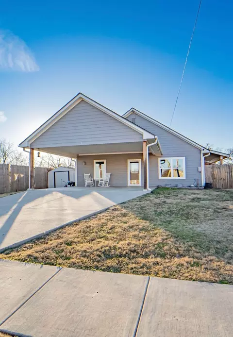 307 S Mcamis St, Breckenridge, TX 76424