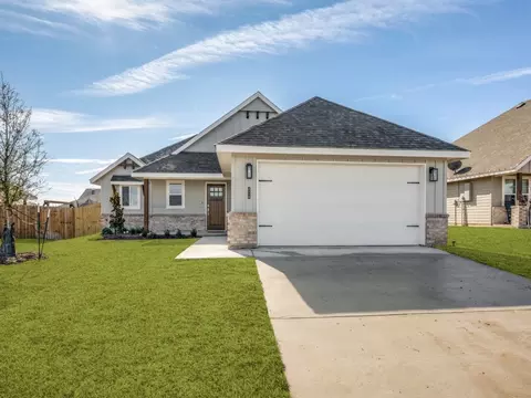 4718 Elite Dr, Sanger, TX 76266