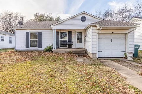 1112 N Lockhart St, Sherman, TX 75092