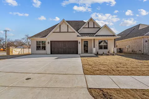 201 Park North Ln, Keller, TX 76248