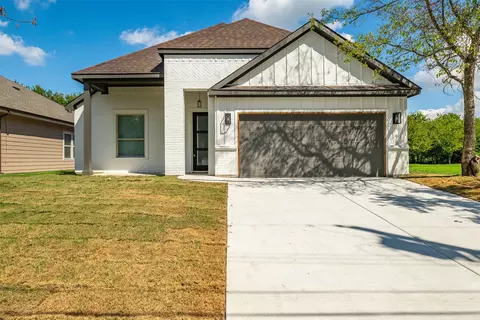 3733 Waldorf St, Fort Worth, TX 76119