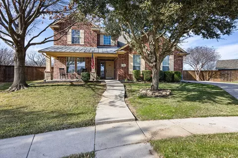 700 Lone Oak Ct, Burleson, TX 76028