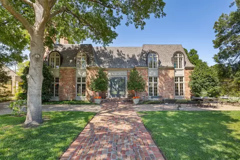 6300 Curzon Ave, Fort Worth, TX 76116