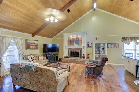Living - 108 S Colbert Dr, Minden, LA 71055 photo 2 of 4